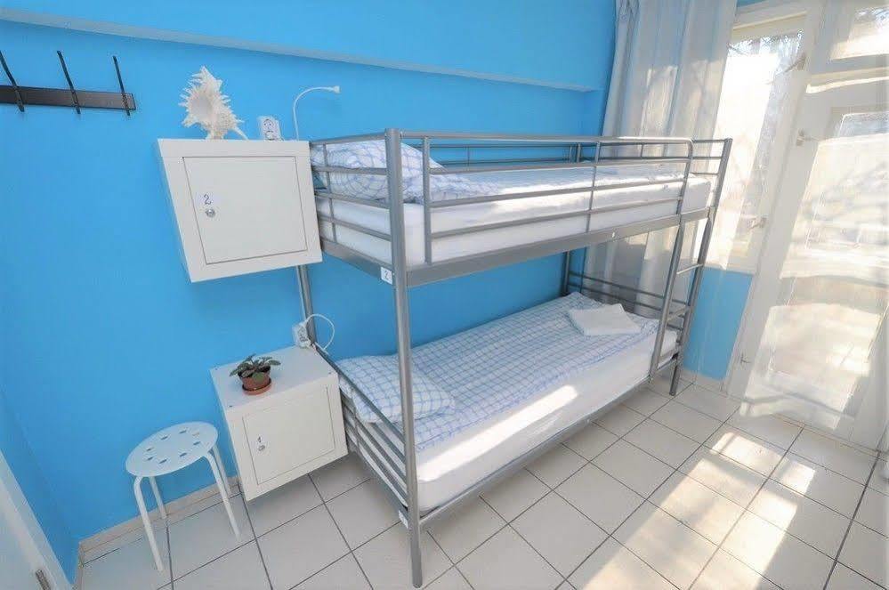 Park Hostal *